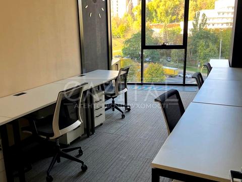 комерційна за адресою Болсуновська вул. (Сергія Струтинського), 13-15