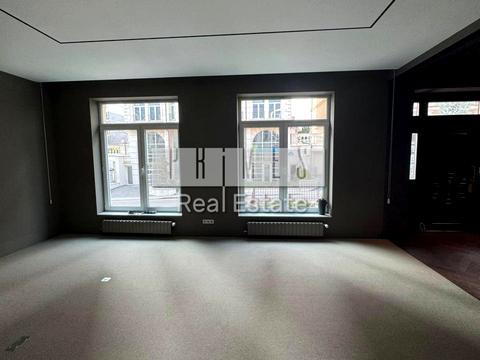 комерційна за адресою Київ, Новоселицька вул., 10