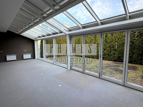 комерційна за адресою Київ, Новоселицька вул., 10