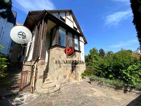 комерційна за адресою Редутний пров., 7