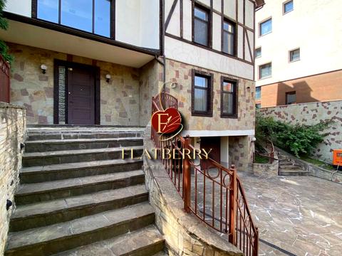 комерційна за адресою Редутний пров., 7