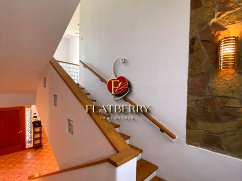 комерційна за адресою Редутний пров., 7