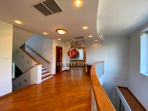 комерційна за адресою Редутний пров., 7