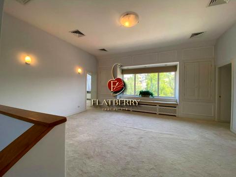 комерційна за адресою Редутний пров., 7