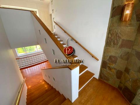 комерційна за адресою Редутний пров., 7