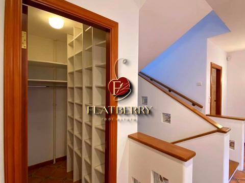 комерційна за адресою Редутний пров., 7