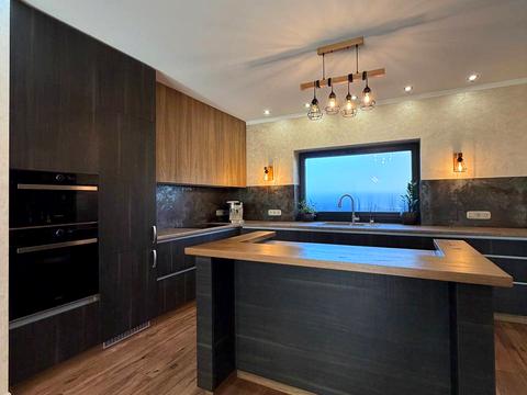 дом по адресу Августина Волошина ул.