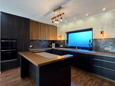 дом по адресу Августина Волошина ул.