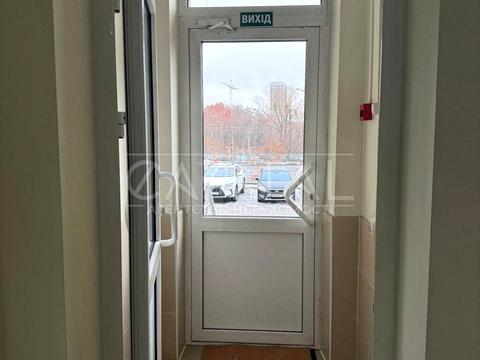 комерційна за адресою Василя Касіяна вул., 2/1