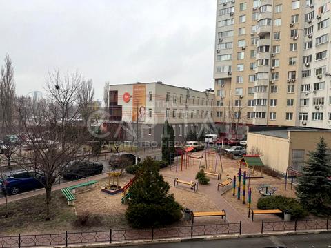 комерційна за адресою Василя Касіяна вул., 2/1