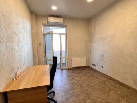 коммерческая по адресу Евгения Коновальца ул. (Щорса), 34-А