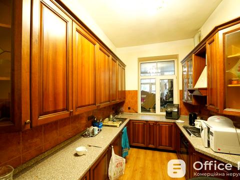 комерційна за адресою Саксаганського вул., 24/27