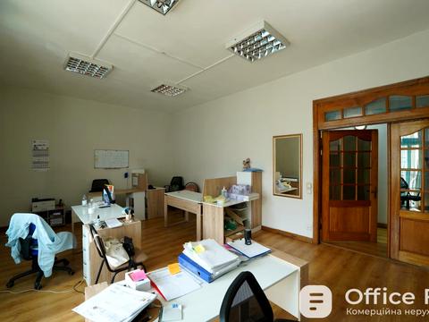 комерційна за адресою Саксаганського вул., 24/27