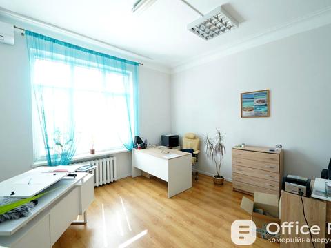 комерційна за адресою Саксаганського вул., 24/27