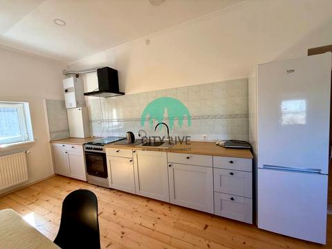 будинок за адресою с. Угорники, прикарпатська