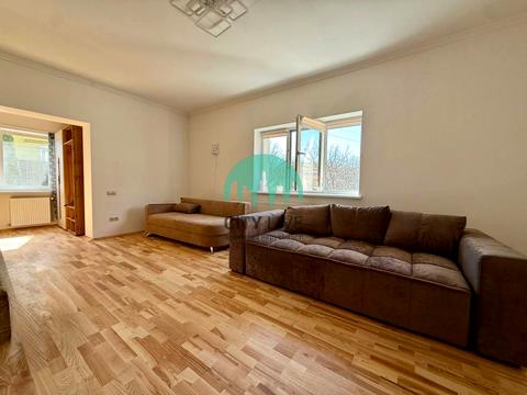 будинок за адресою с. Угорники, прикарпатська