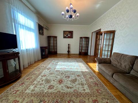 квартира за адресою Євгена Коновальця пров. (Урицького), 13