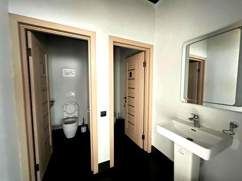 комерційна за адресою Дегтярівська вул., 27
