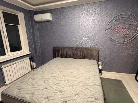 квартира за адресою Лариси Руденко вул., 6