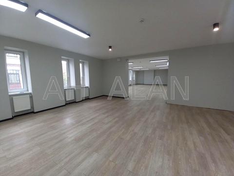 комерційна за адресою Воздвиженська вул., 56