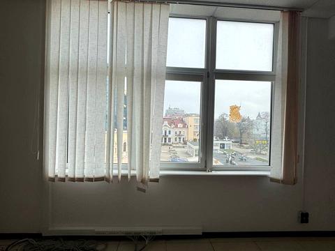 коммерческая по адресу Вице-адмирала Жукова пер., 17/19