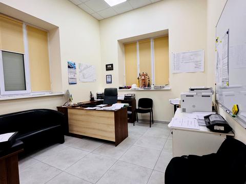 комерційна за адресою Нагірна вул., 6а