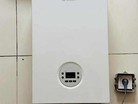 комерційна за адресою Нагірна вул., 6а