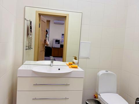 комерційна за адресою Нагірна вул., 6а