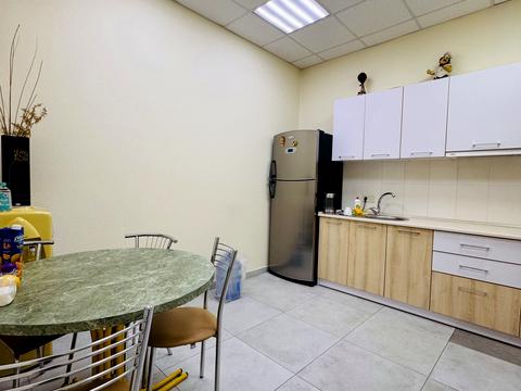 комерційна за адресою Нагірна вул., 6а