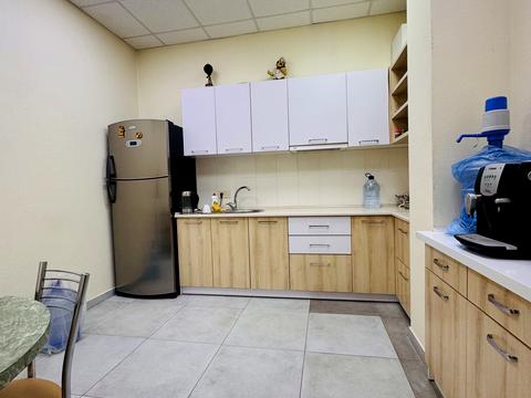 комерційна за адресою Нагірна вул., 6а