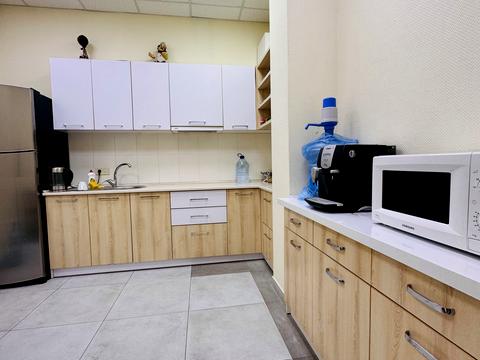 комерційна за адресою Нагірна вул., 6а