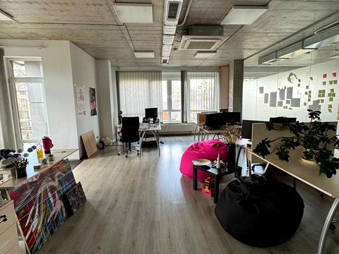 коммерческая по адресу Камʼянецька ул., 1а