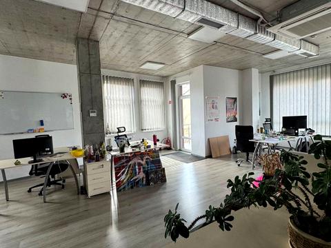 коммерческая по адресу Камʼянецька ул., 1а