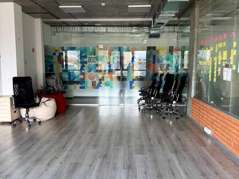 коммерческая по адресу Камʼянецька ул., 1а