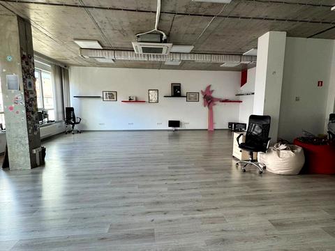 коммерческая по адресу Камʼянецька ул., 1а