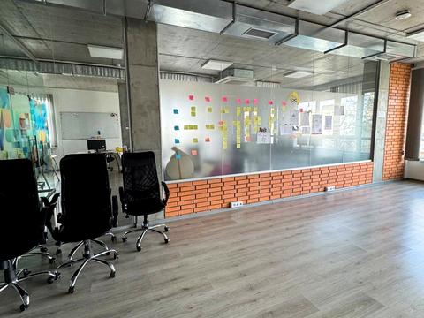 коммерческая по адресу Камʼянецька ул., 1а