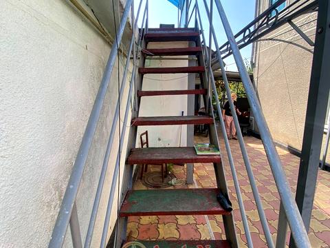 будинок за адресою Донецька вул., 1