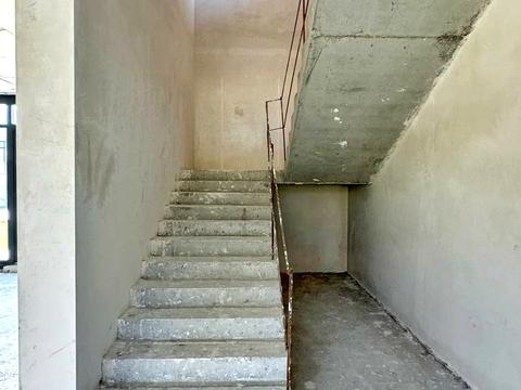 1859824095398537