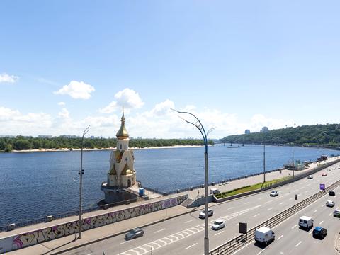 комерційна за адресою Набережно-Хрещатицька вул., 21