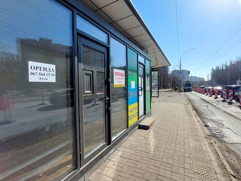 комерційна за адресою Свободи просп., 4