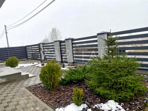 будинок за адресою с. Пухівка, Центральна, 1