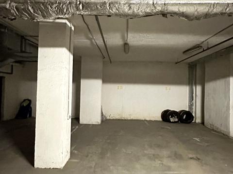 паркомісце за адресою Під Голоском вул., 17в