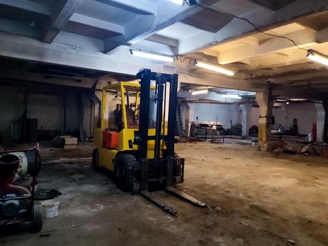 комерційна за адресою Промислова, 4