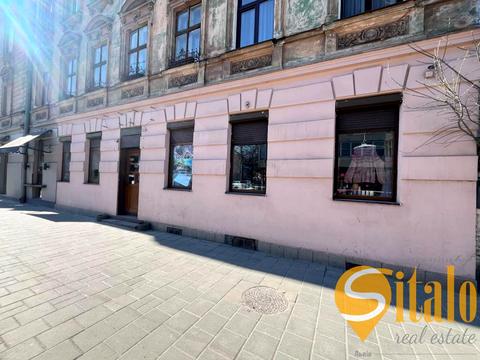 коммерческая по адресу В'ячеслава Чорновола, 25