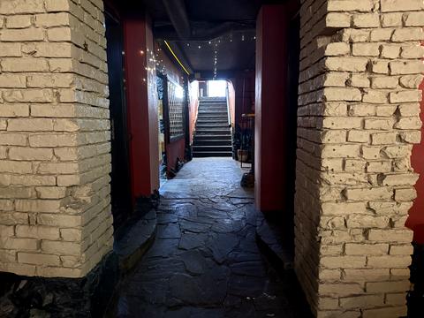 комерційна за адресою Володимирська вул., 69