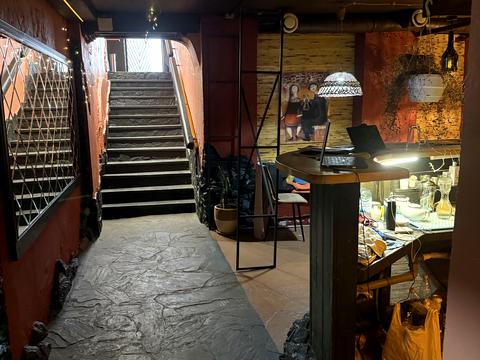 комерційна за адресою Володимирська вул., 69