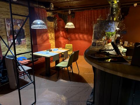 комерційна за адресою Володимирська вул., 69