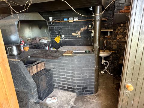 комерційна за адресою Володимирська вул., 69