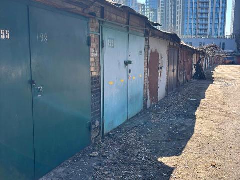 паркомісце за адресою Генерала Кульчицького вул. (Олександра Матросова), 17А