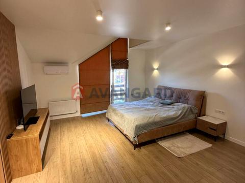 дом по адресу Володимира Великого